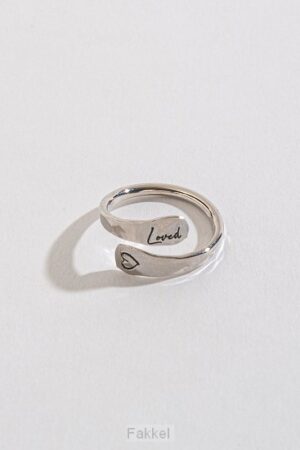 Adjustable ring loved/heart