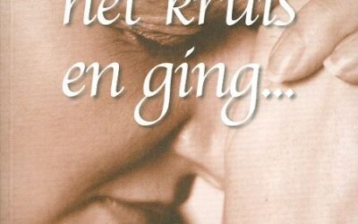 Hij nam het kruis en ging