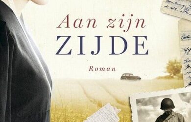 Aan zijn zijde