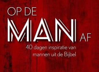 Op de man af